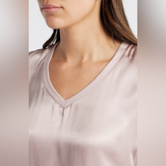 Nation LTD June V-Neck T-Shirt in color whisper (blush) size Medium - Picture 4 of 13